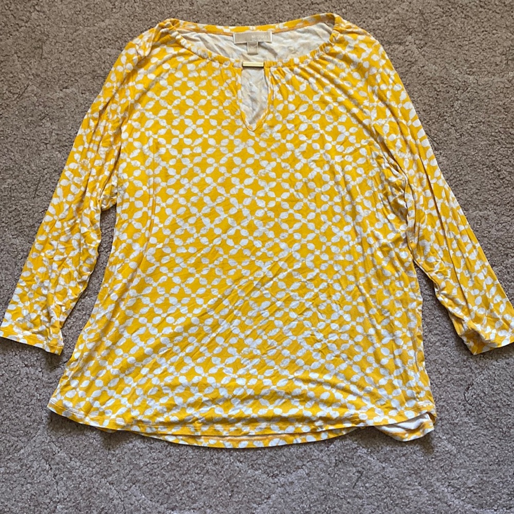 Brand: Michael Kors
Size: XL
Color: Gold/yellow and white